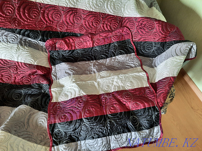 Bedspread made of taffeta, 260x250 with two tips 50x70, made by Tur Shymkent - photo 1