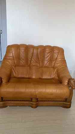 Продам кожаный диван и кресло Astana