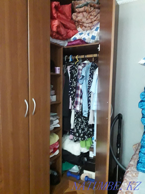 Продам шкаф и стулья Мичуринское - изображение 2