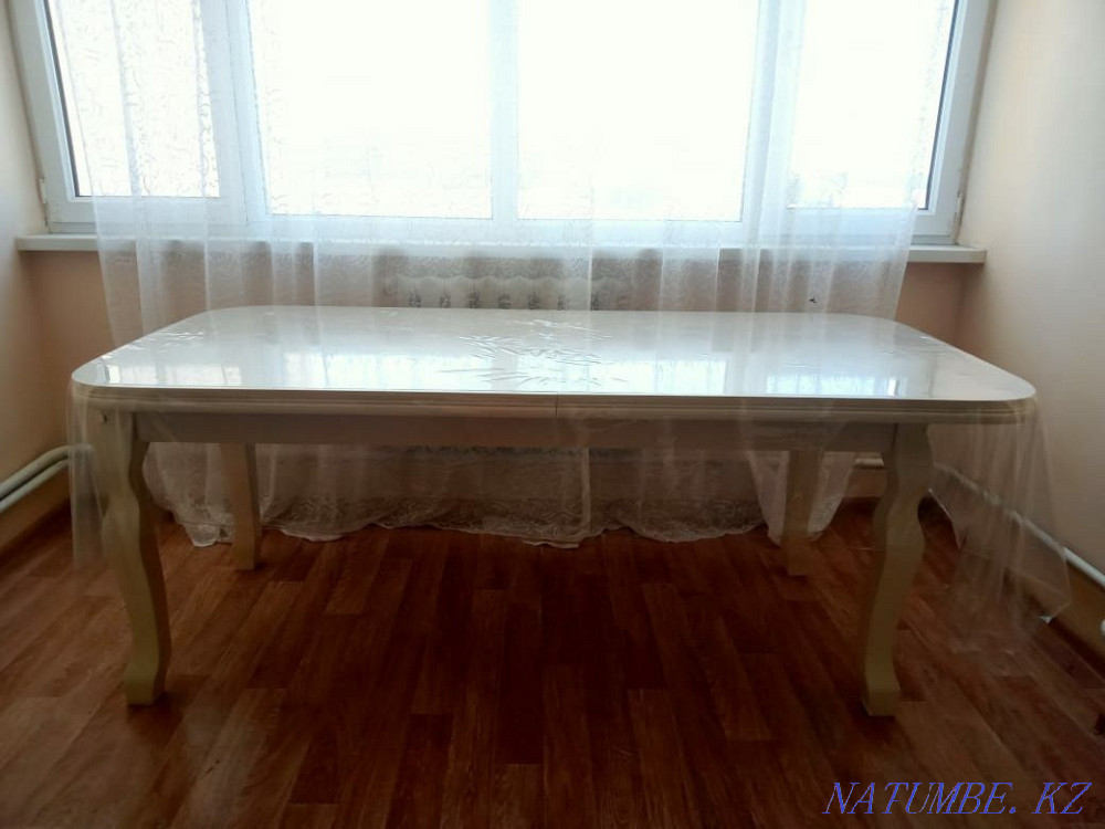 White seating table Балуана Шолака - photo 2