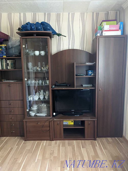 I will sell a wall in a drawing room, a sofa as a gift. Almaty - photo 4