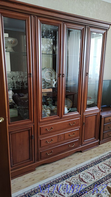 Продам горку для гостиной Астана - изображение 1