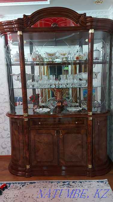 Wall and chest of drawers with mirror for sale Balqash - photo 1