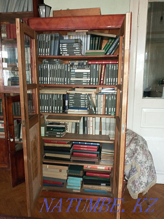 wood bookcase Karagandy - photo 3