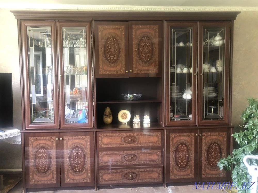 Продам сервант Акжар - изображение 1