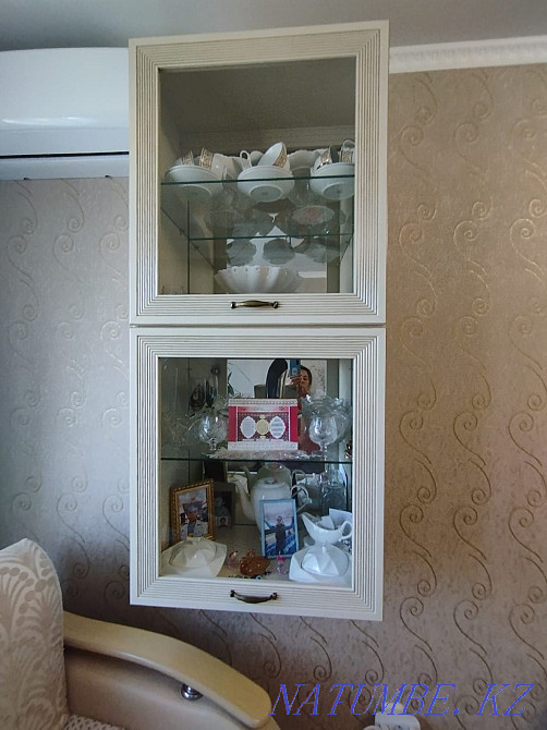 Навесные шкафы и комод , современные Астана - изображение 4