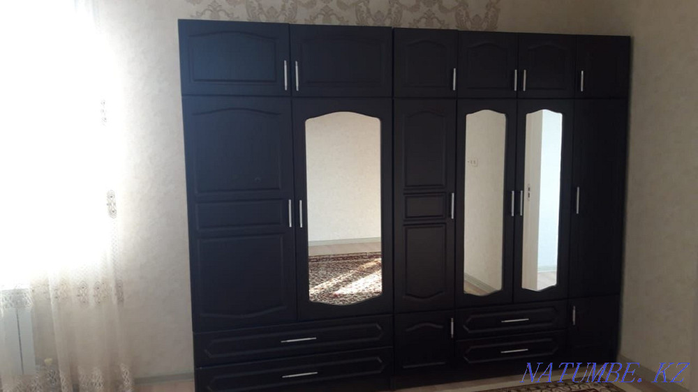 Selling wardrobe. Wall. Акбулак - photo 2