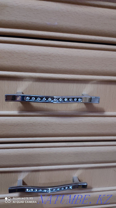 Selling a corner sideboard with a mirrored display case. Нура - photo 6