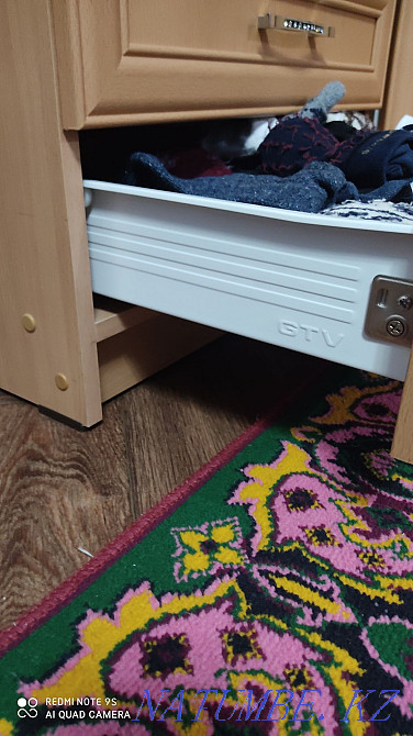 Selling a corner sideboard with a mirrored display case. Нура - photo 4