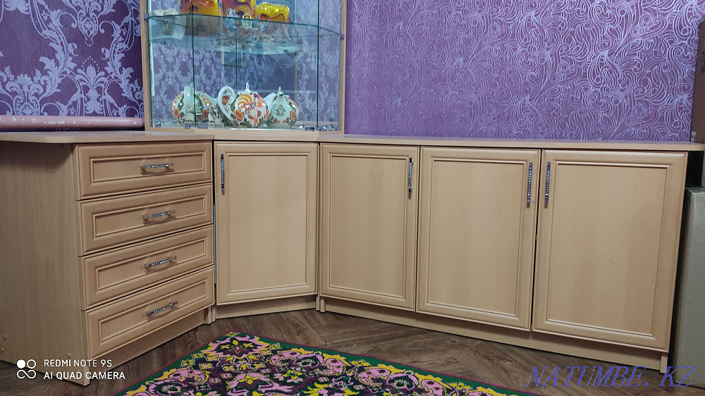 Selling a corner sideboard with a mirrored display case. Нура - photo 5