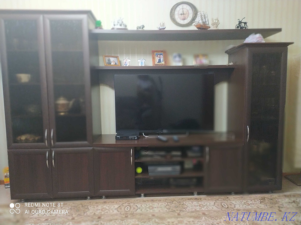 Горка мебель в отличном состоянии Усть-Каменогорск - изображение 1