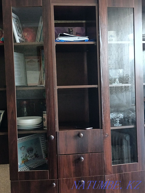 Продам стенку за 25000 Конаев - изображение 1