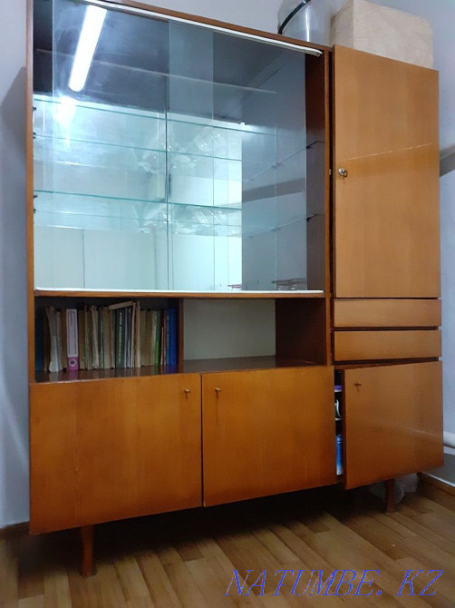 Продам сервант (советский) возможен торг  - изображение 1