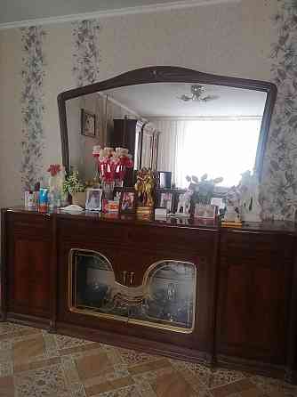 Продам гостинный гарнитур стол тумба зеркало комод сервант стенка Астана