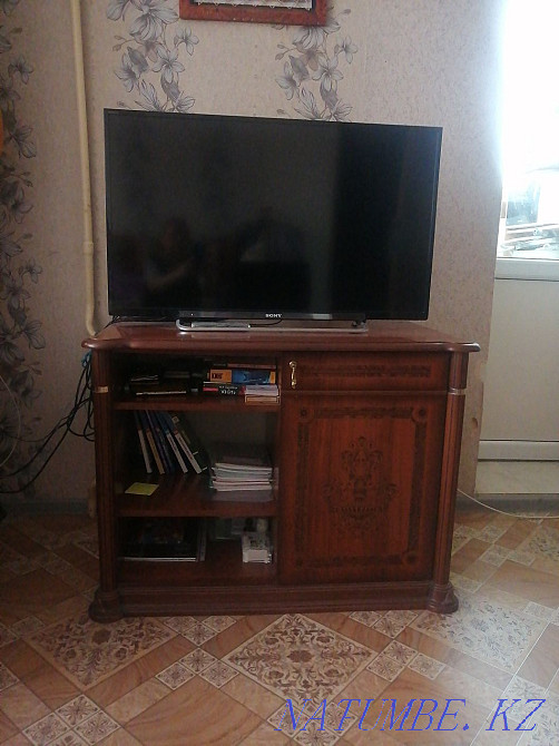 Продам гостинный гарнитур стол тумба зеркало комод сервант стенка Астана - изображение 3