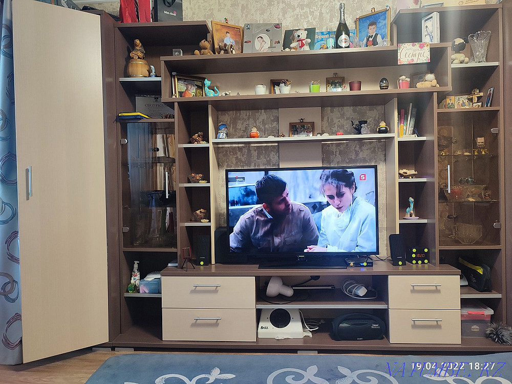 Продам стенку в гостинную Ушаново - изображение 1