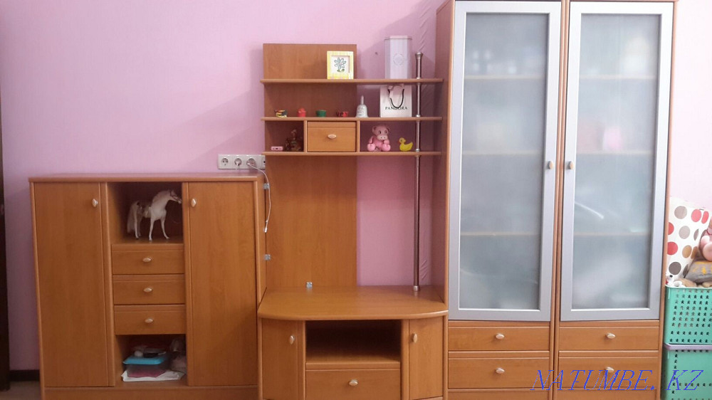 Шкаф-стенка, 3 секции, в хорошем состоянии Астана - изображение 1