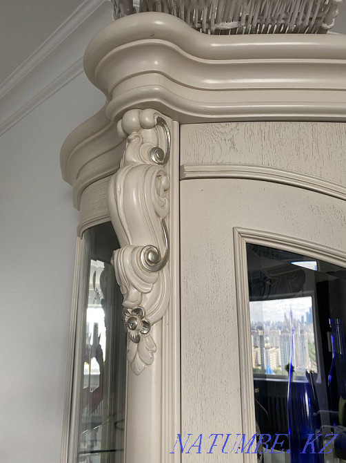 Деревянный шкаф витрину, дерево дуб резной Астана - изображение 3