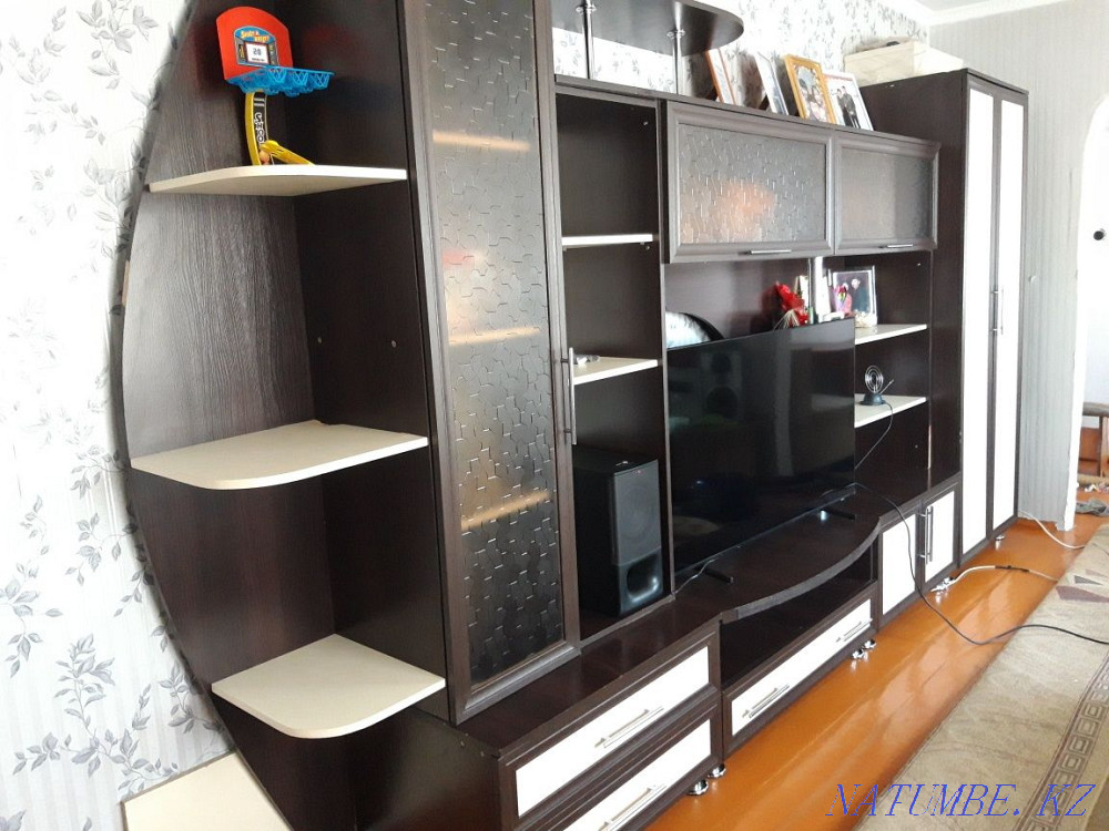 Urgently. Living room slide  - photo 1