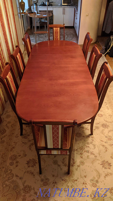 Стол из натурального дерева и восемь стульев / деревянный стол Астана - изображение 1