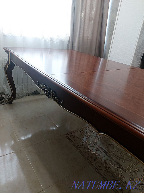 Продам стол красивый большой деревянный размер 108*240(разложенный.300 Павлодар - изображение 3