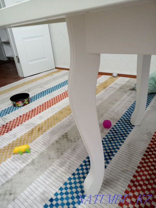 I sell a white table Нуркен - photo 7