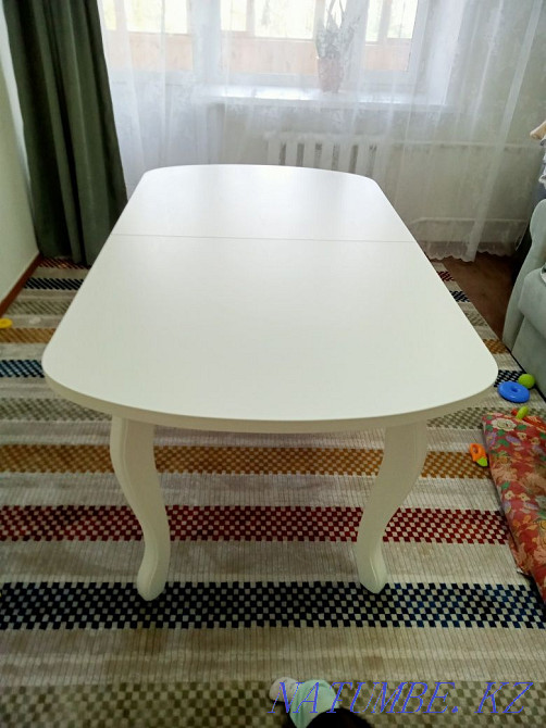 I sell a white table Нуркен - photo 2
