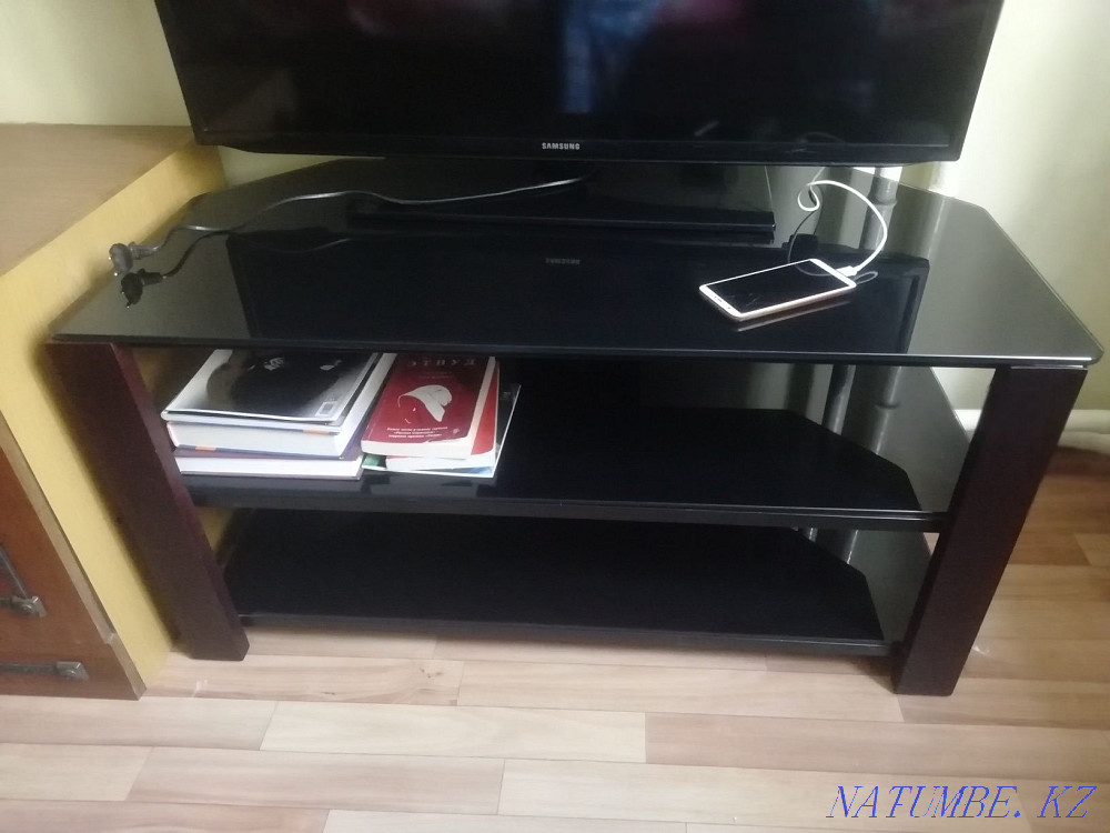 Журнальный стол/Стол для телевизора Алматы - изображение 1