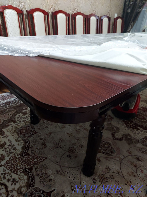Срочно продам овальный стол, стулья Талас - изображение 1