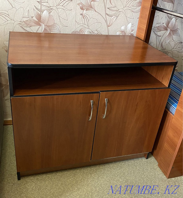 Wooden table (chest of drawers) Petropavlovsk - photo 1