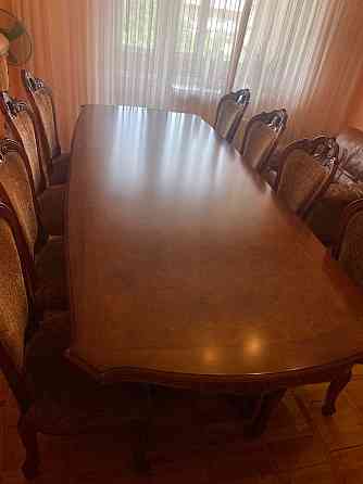 Продаем большой стол со стульями Almaty