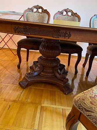 Продаем большой стол со стульями Алматы