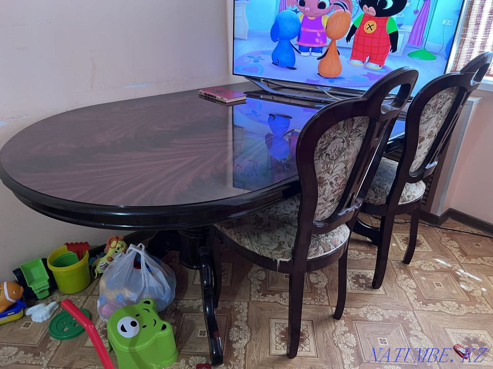 Table with chairs Aqtau - photo 1