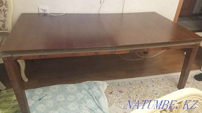 Продам стол большой для гостиной Алматы - изображение 1