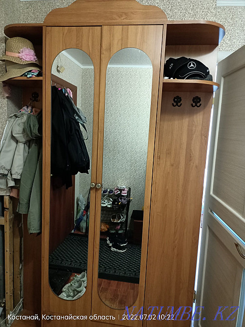 Шұғыл түрде дәліздегі гардероб сатылады  Қостанай  - изображение 1