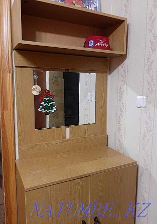 Selling a wardrobe with a mirror in the hallway. Oral - photo 1