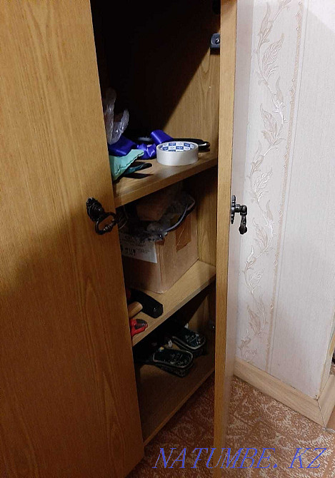 Selling a wardrobe with a mirror in the hallway. Oral - photo 2