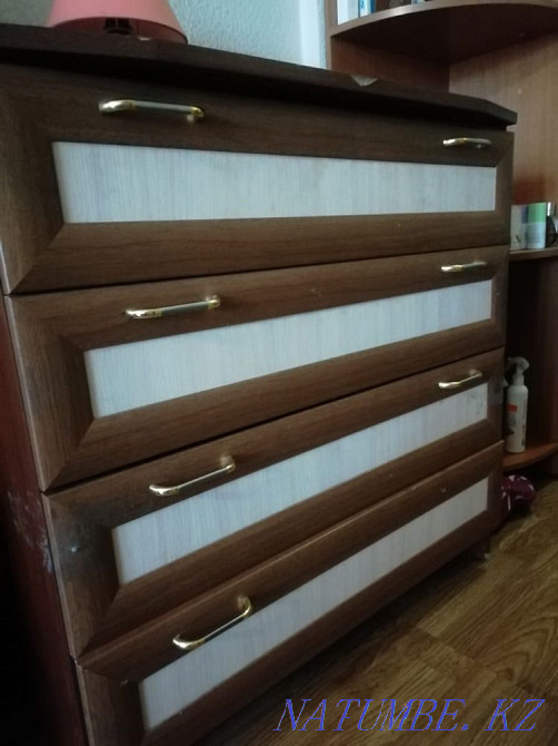 Б/у шкаф, требует небольшой реставрации Астана - изображение 2
