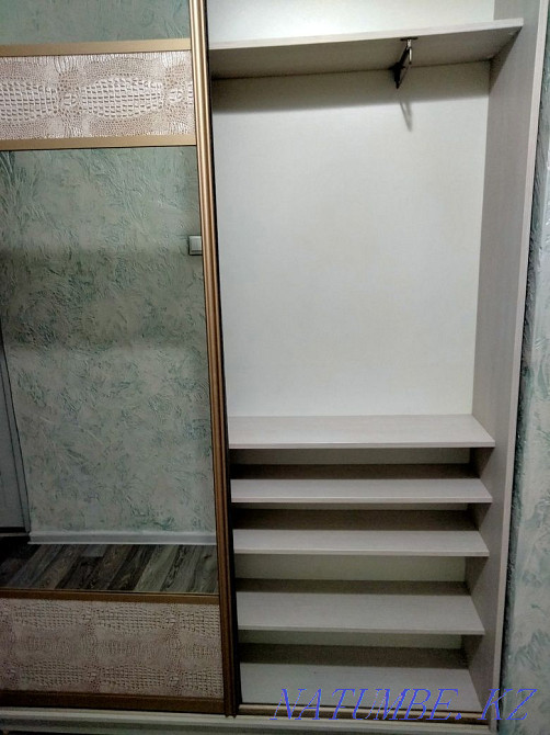 Продается двухдверный КУПЕЙНЫЙ ШКАФ! Алматы - изображение 2