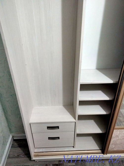 Продается двухдверный КУПЕЙНЫЙ ШКАФ! Алматы - изображение 6