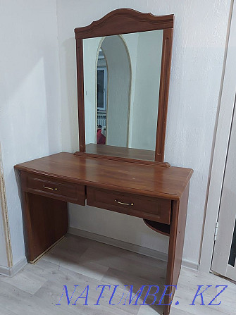 Dressing table with mirror  - photo 1