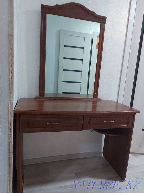 Трюмо с зеркалом  - изображение 2