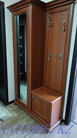 Срочно продам шкаф для прихожей и обувницу Алматы - изображение 1
