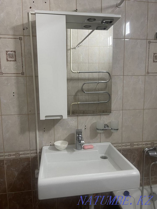 Wall cabinet with mirror Almaty - photo 1