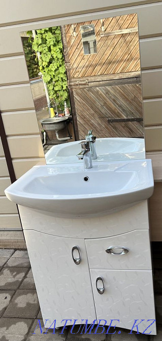 Sink with cabinet and mirror Karagandy - photo 3