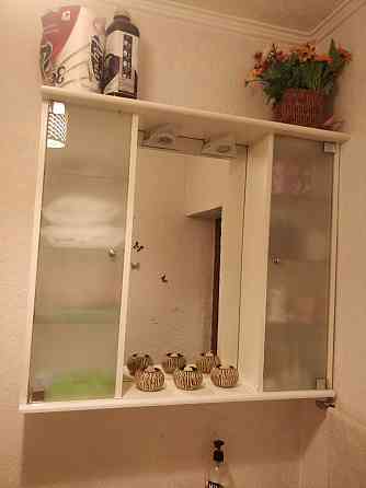 Шкафчик с зеркалом в ванную комнату Esik