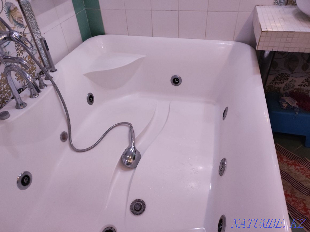 Продаем ванну джакузи Нуркен - изображение 1
