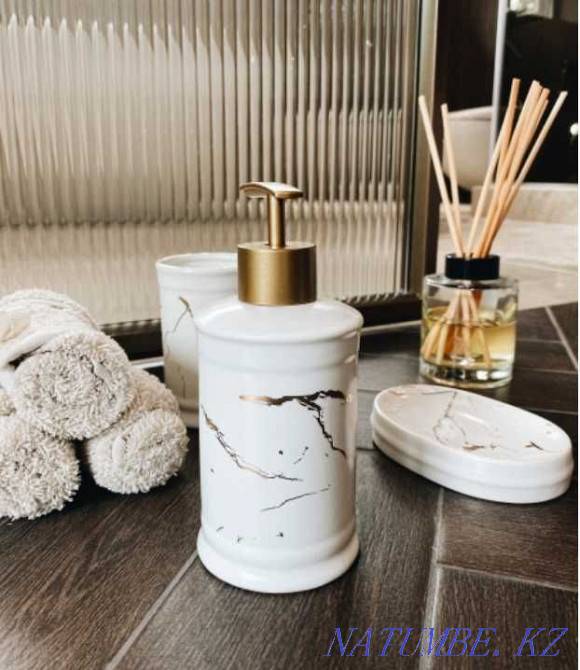 Ceramic bath set, bath accessories set Astana - photo 1