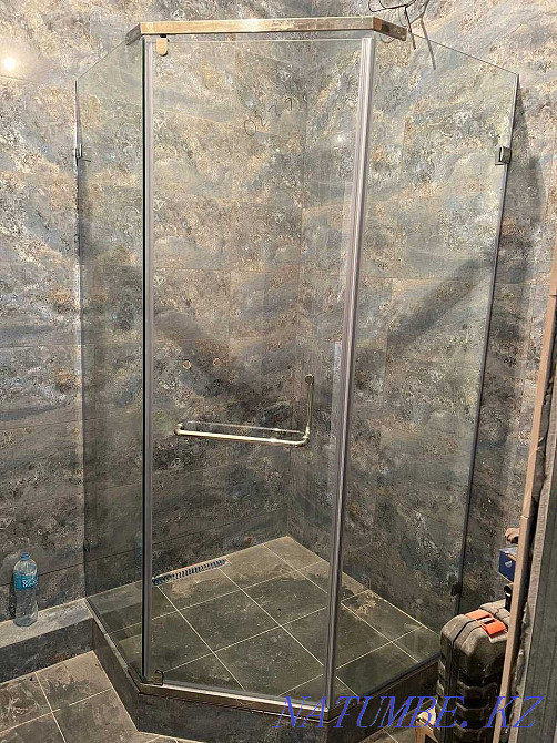 Душ кабинасы, лифт бөлімі, ваннаға арналған экран, айна  - изображение 5