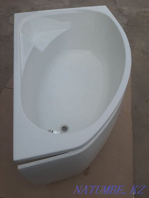 Ваннаның бұрышы 150 см, ванна бөлмесінің айнасы  - изображение 1